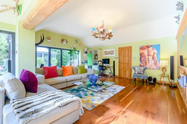 8433519-interior14-800.jpg
