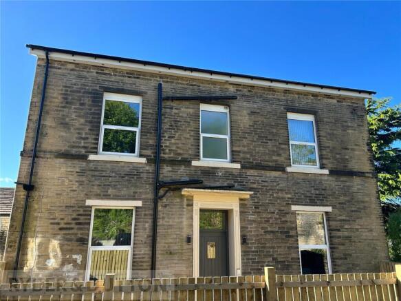 2 bed Apartment to rent Image 8