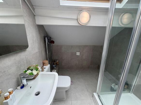 4 bed Semi-Detached for sale Image 9