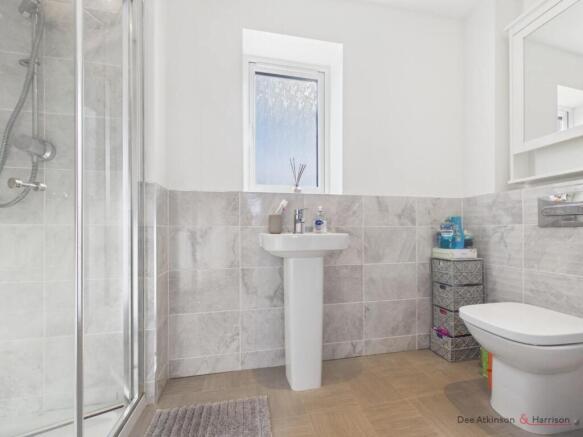 4 bed Detached for sale Image 12