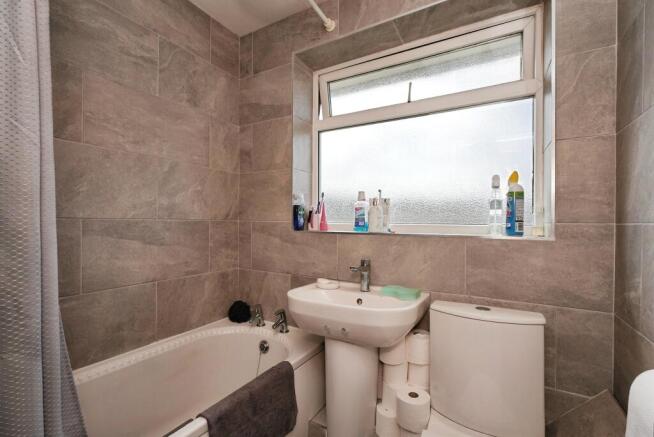 3 bed Semi-Detached for sale Image 6