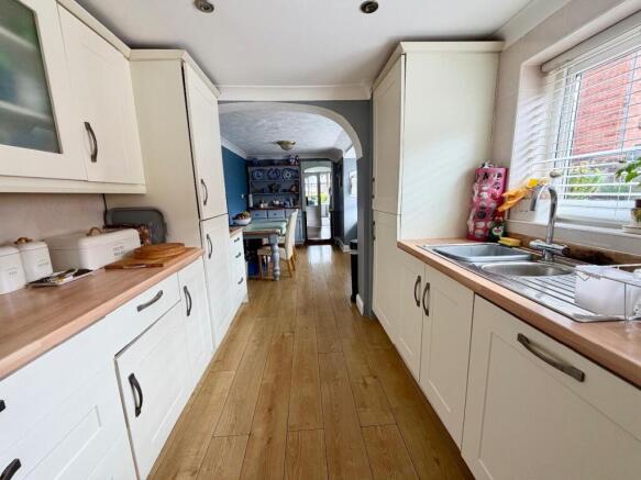 3 bed Semi-Detached for sale Image 5