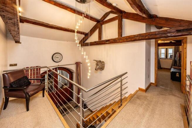 5 bed Barn Conversion for sale Image 11