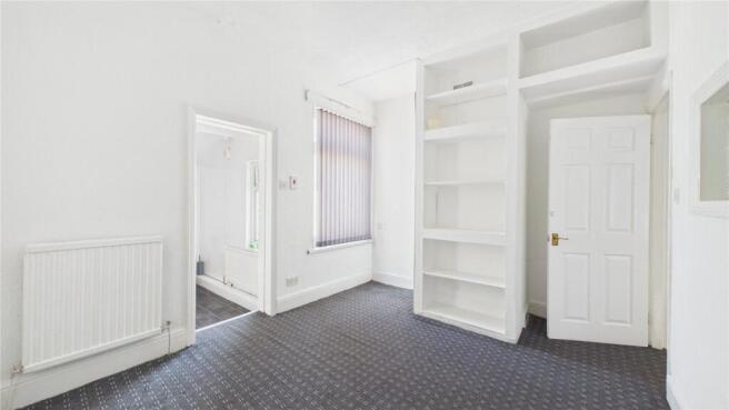 2 bed House to rent Image 4