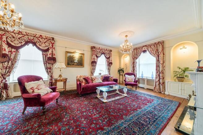 5 bed Semi-Detached for sale Image 8