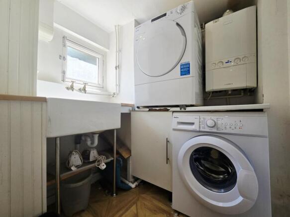 6 bed Terraced to rent Image 4