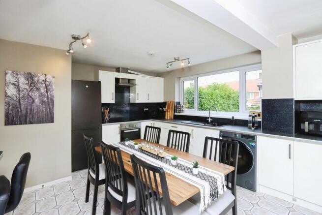 3 bed Semi-Detached for sale Image 5