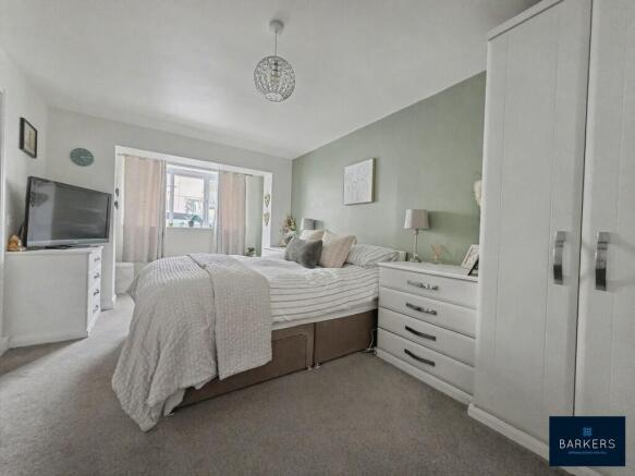 4 bed Semi-Detached for sale Image 8