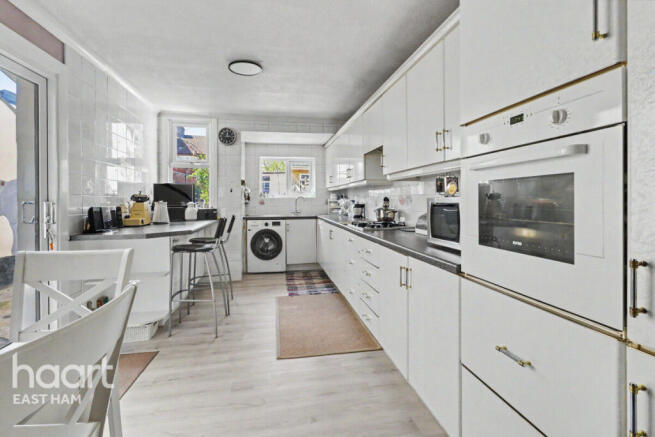 3-bed terraced on Wellington Road, London, £525,000