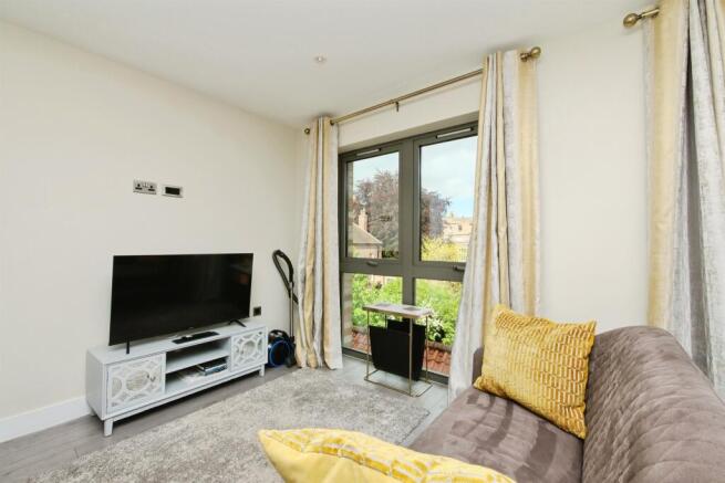 1 bed House for sale Image 6