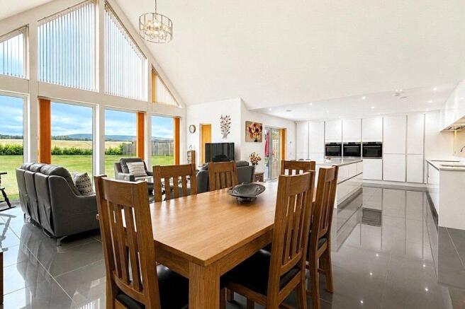 Kitchen Family Room