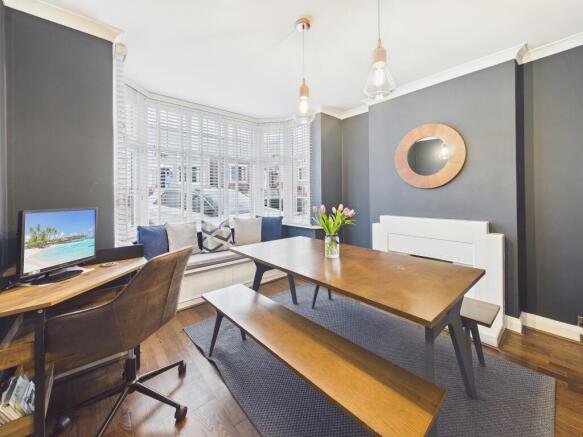 CAM05192G0-PR0244-STILL004