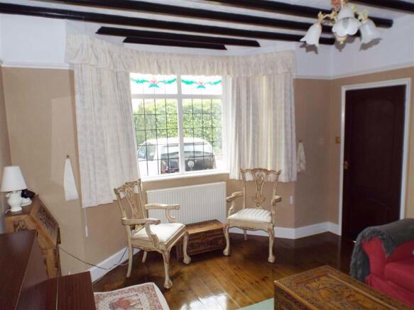 SITTING ROOM: