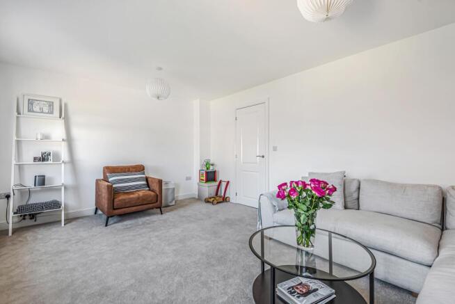 4 bed House for sale Image 4