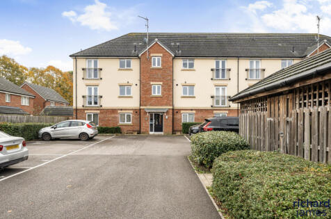 Collingwood Crescent, Upper Stratton, Swindon, SN2