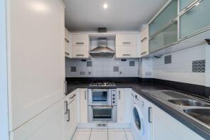 Flat 10, 32 Boulevard House, Regent Street, Brighton BN1 1UU