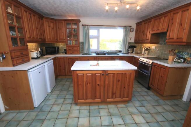 OPEN PLAN DINING KITCHEN