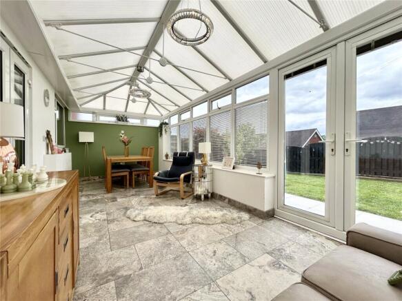 4 bed Semi-Detached for sale Image 10