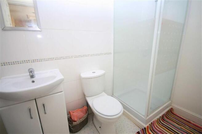 En-suite shower wc