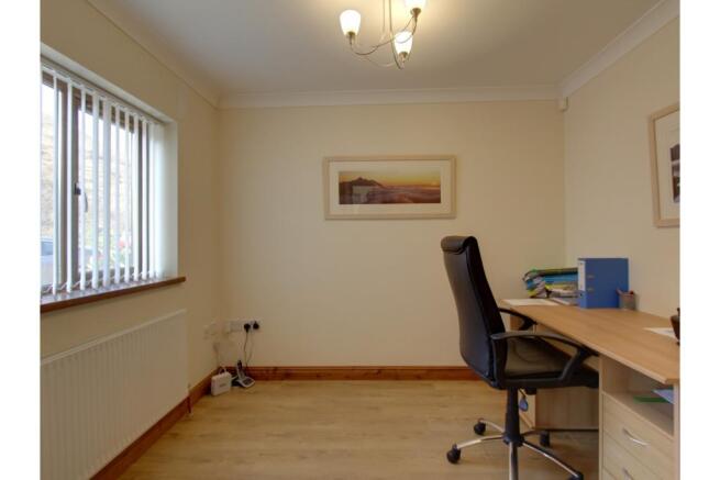 Study / Bedroom 5