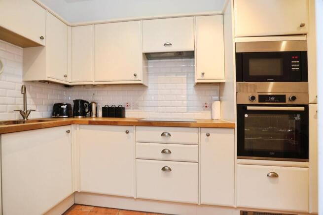 2 bed Detached for sale Image 7