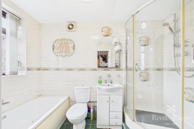 3 bed Semi-Detached for sale Image 8
