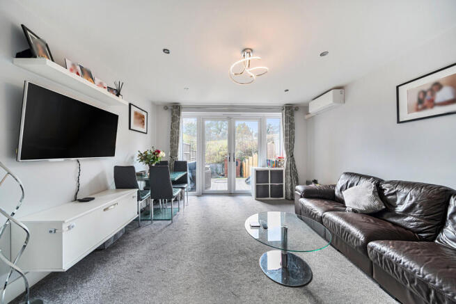 1371343-11-690dfc...