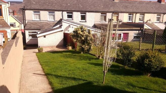 Photo 10