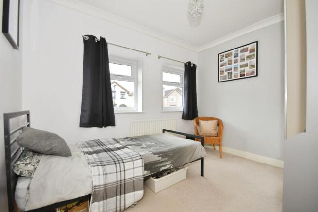 4 bed Detached for sale Image 10