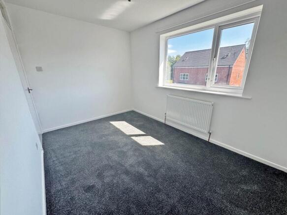 2 bed Semi-Detached to rent Image 7