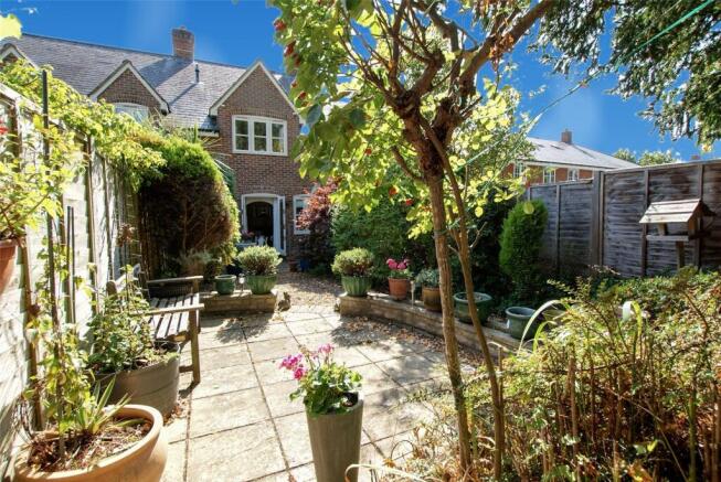Swan Court, Hartley Wintney, Hook, RG27 photo 3