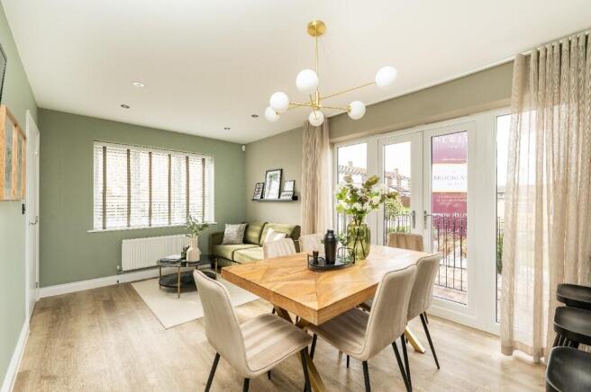 4 bed Detached for sale Image 8
