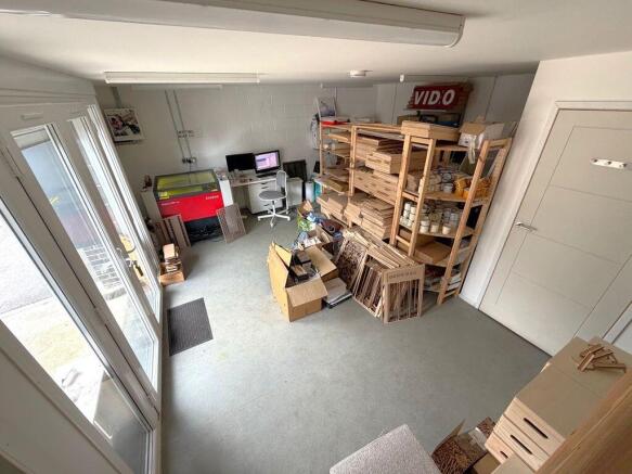 Photo 6