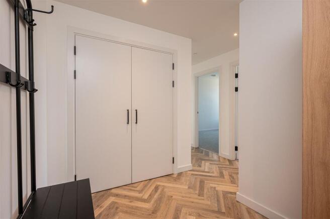 2 bed Apartment for sale Image 10