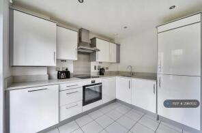 Flat 4, 5 Isis House, Worcester Close, Penge, London SE20 8FN