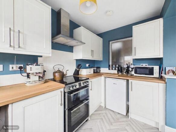 2 bed Semi-Detached for sale Image 5