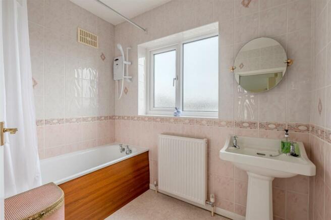 HOUSE BATHROOM