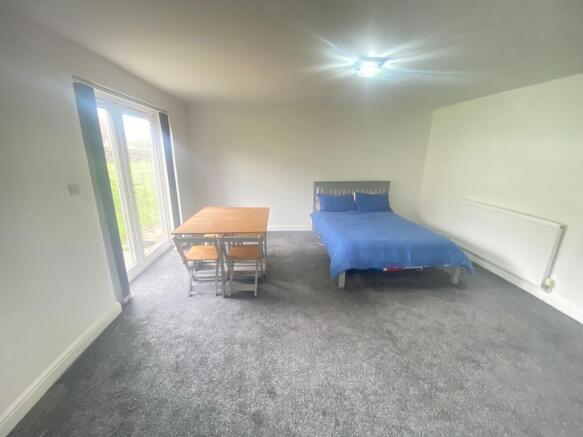 Pankhurst Close, Blackburn photo 4