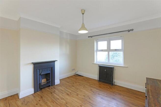4 bed Semi-Detached for sale Image 9