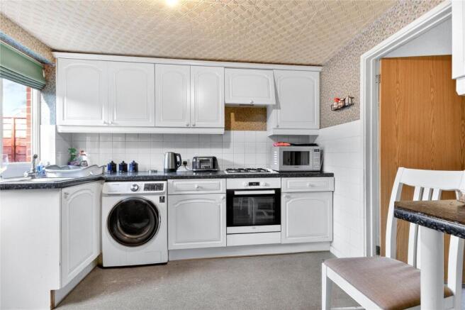 Segsbury Grove, Bracknell, Berkshire, RG12 photo 4