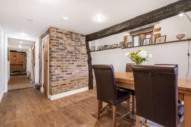4 bed Semi-Detached for sale Image 11
