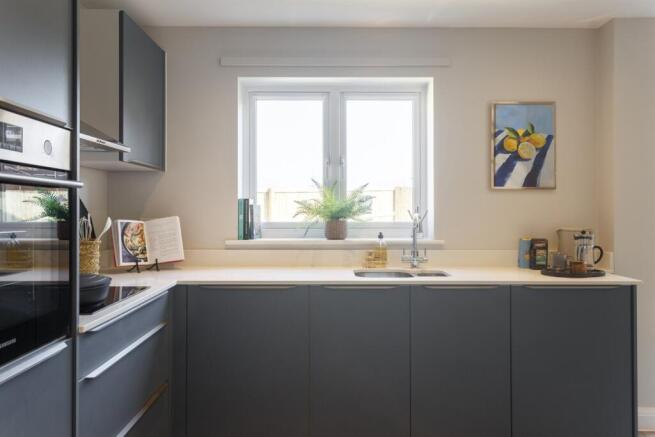 4 bed Detached to rent Image 4