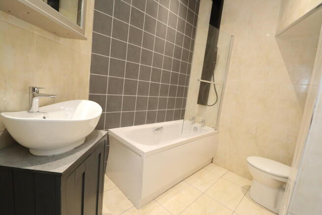 1 bed Apartment to rent Image 4