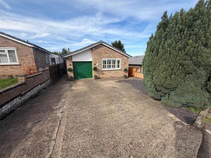 Rushmere Way, Rushden