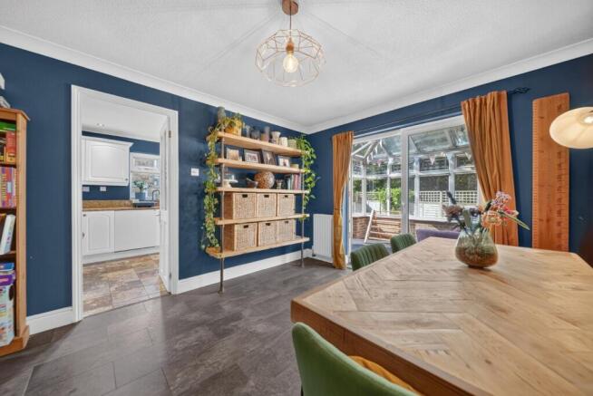 4 bed Detached for sale Image 8
