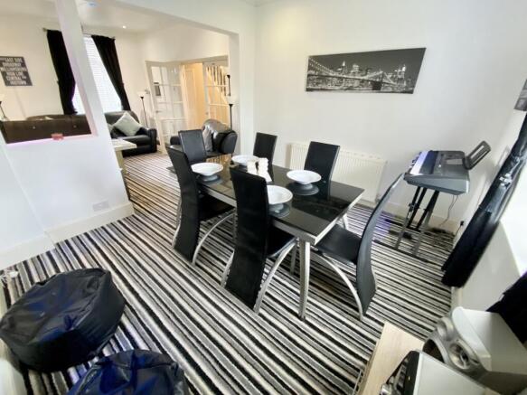 Lounge/Dining Room