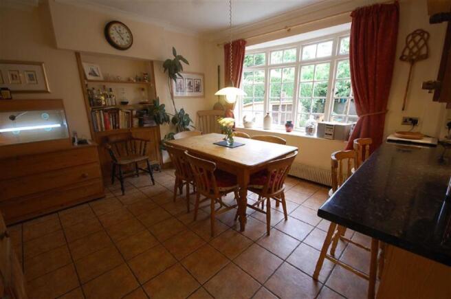 FITTED DINING KITCHE