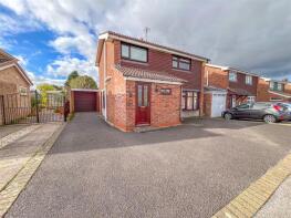 14, Ullswater Avenue, Nuneaton CV11 6HR