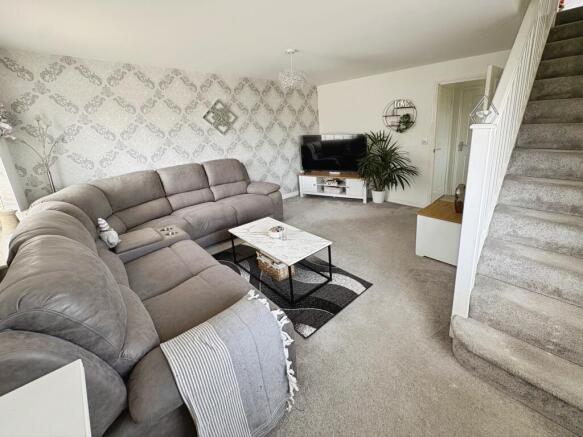 3 bed Semi-Detached for sale Image 4