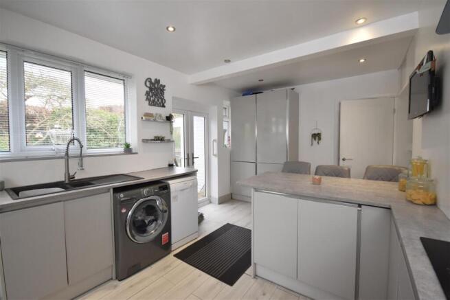 Dunraven Road, Little Neston, Neston photo 4